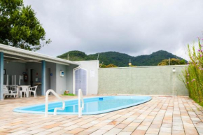 Ubatuba - Edifício Erica Apto 33 - 850 metros da Praia grande
